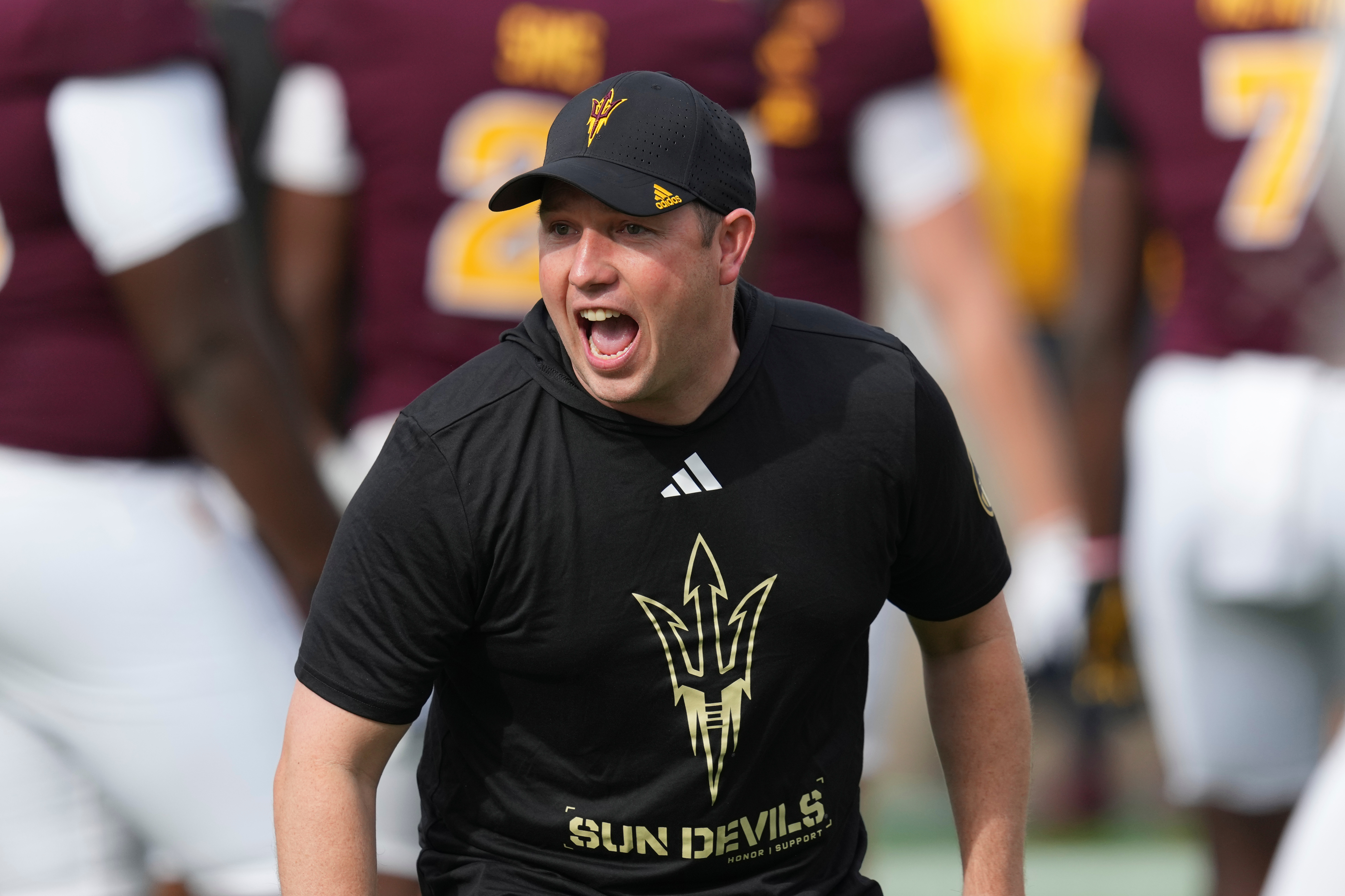 Sign Sero Extend Arizona State coach Kenny Dillingham signs 5-year extension averaging ...