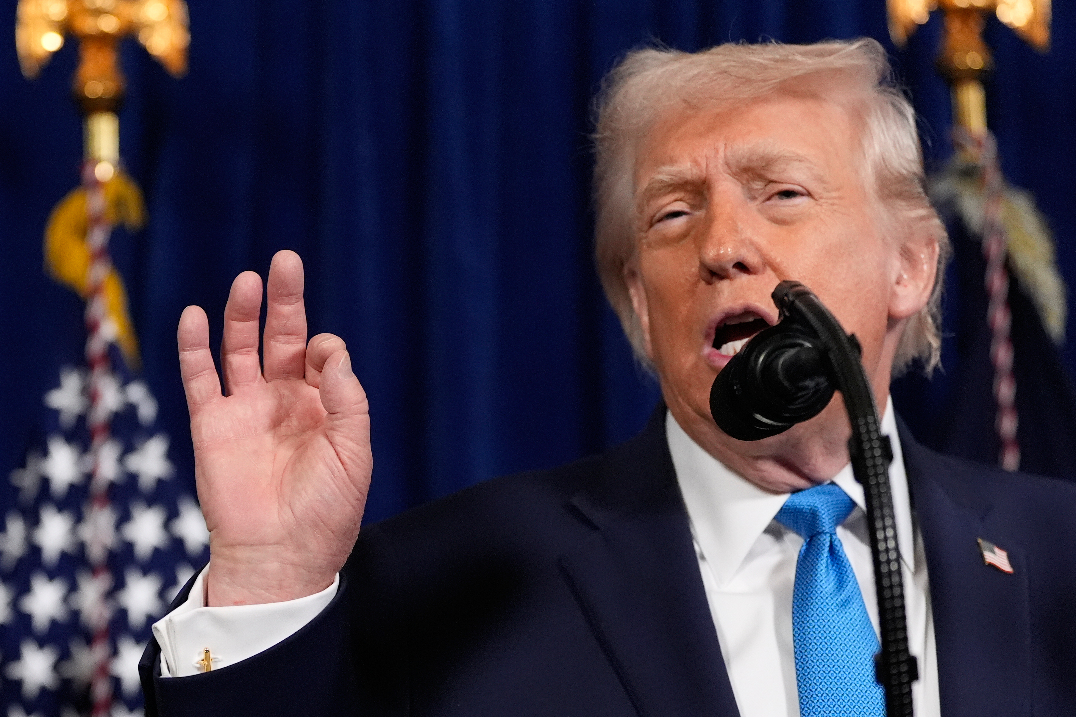 Trump repeats false claims as he discusses US raid to extract Venezuela's president