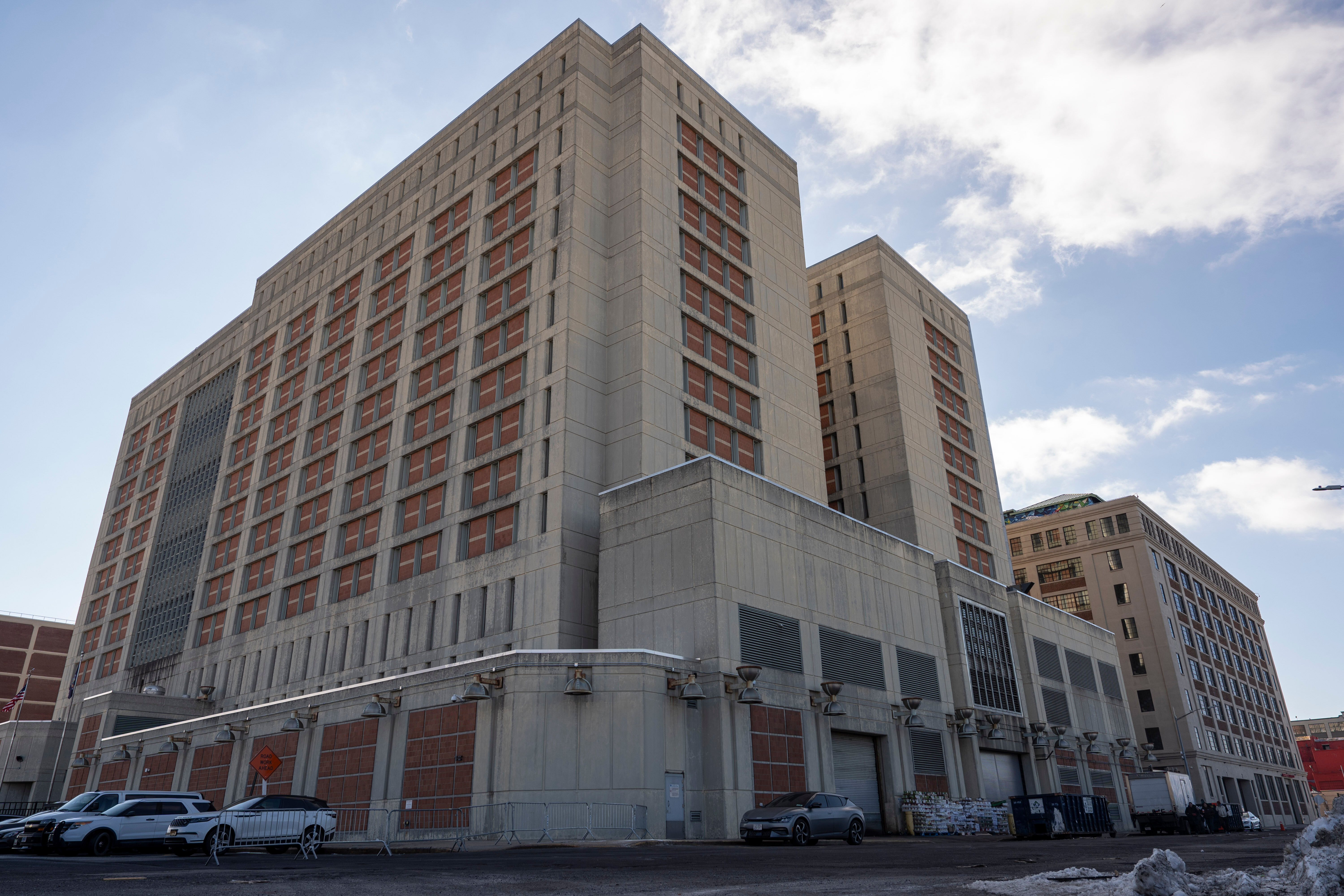 A man impersonating an FBI agent tried to get Luigi Mangione out of jail,  authorities say | king5.com