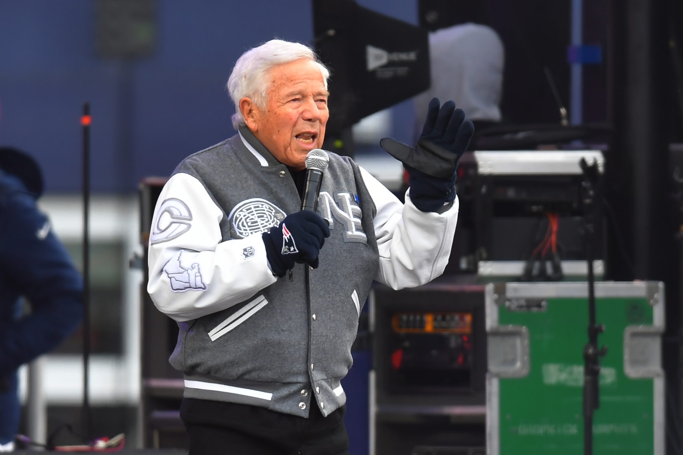Patriots owner Robert Kraft snubbed by Pro Football Hall of Fame ...