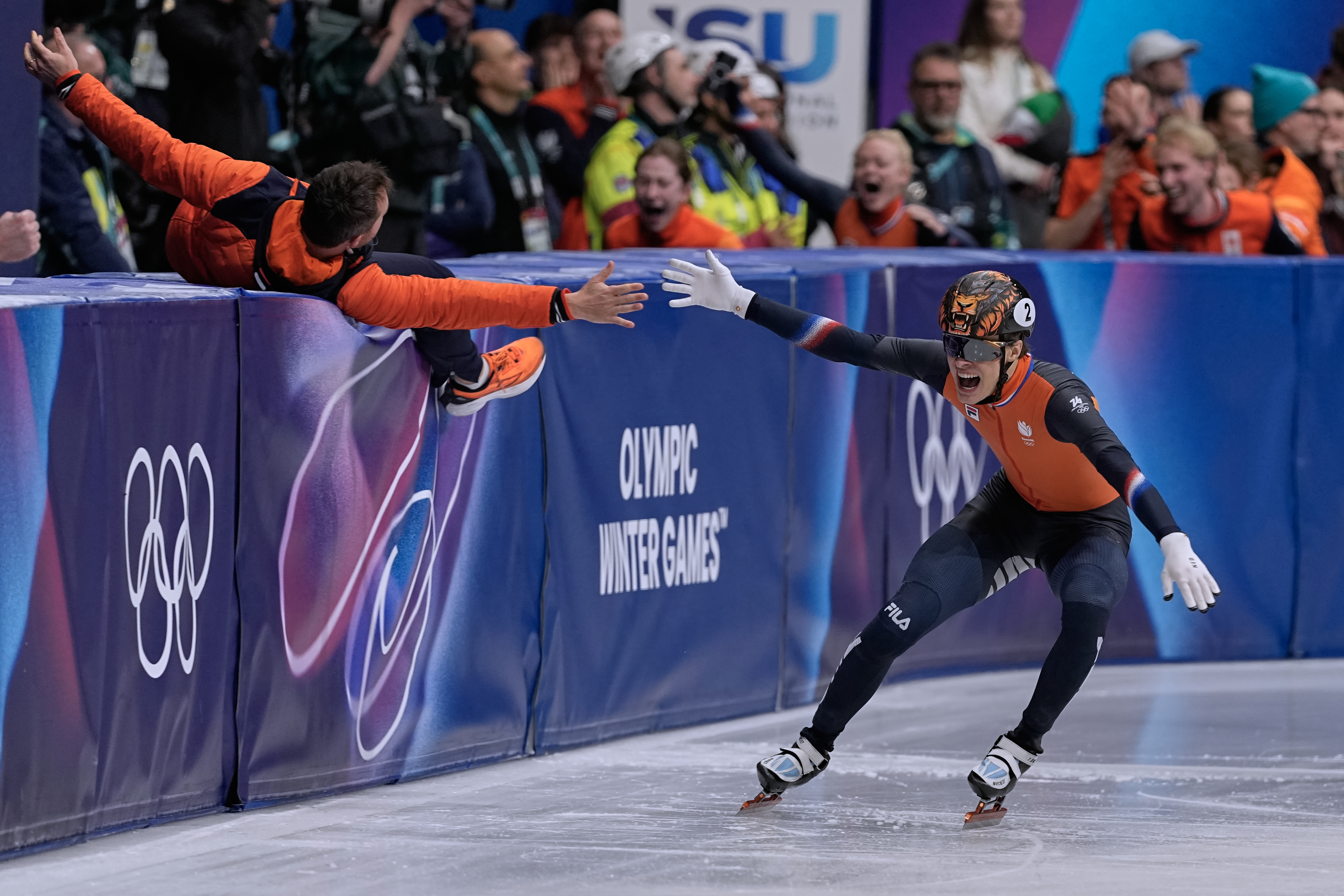One Extraordinary Photo: Dutch glory sealed with a high five