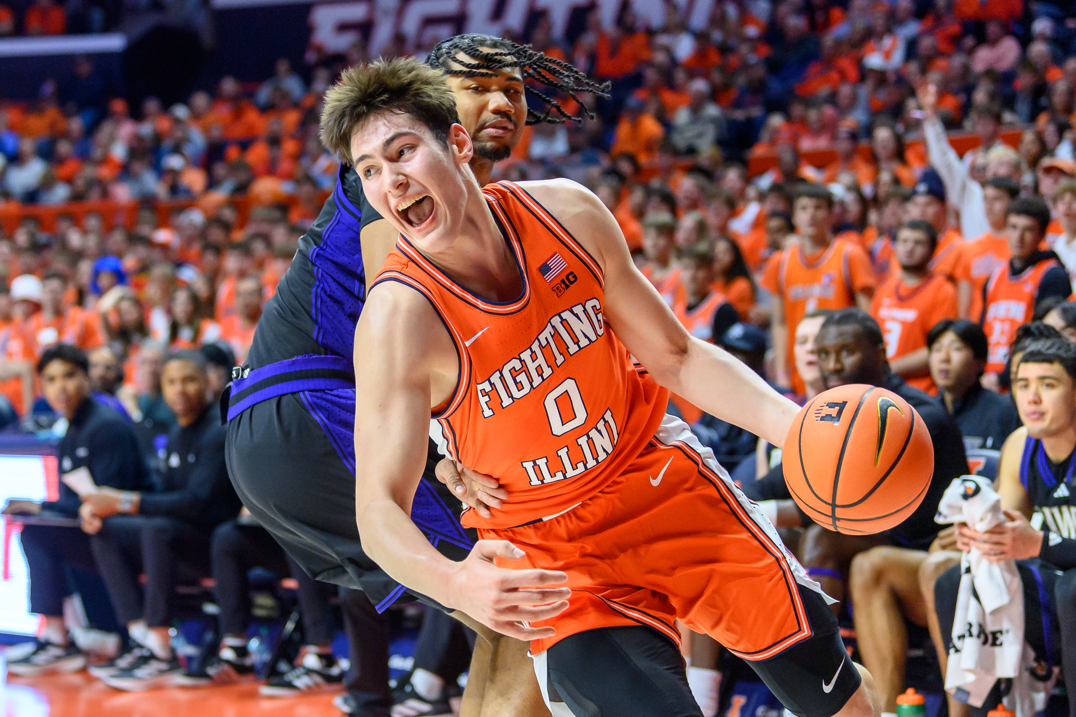 Keaton Wagler scores 22 points, No. 9 Illinois beats Washington 75-66 for 10th straight win