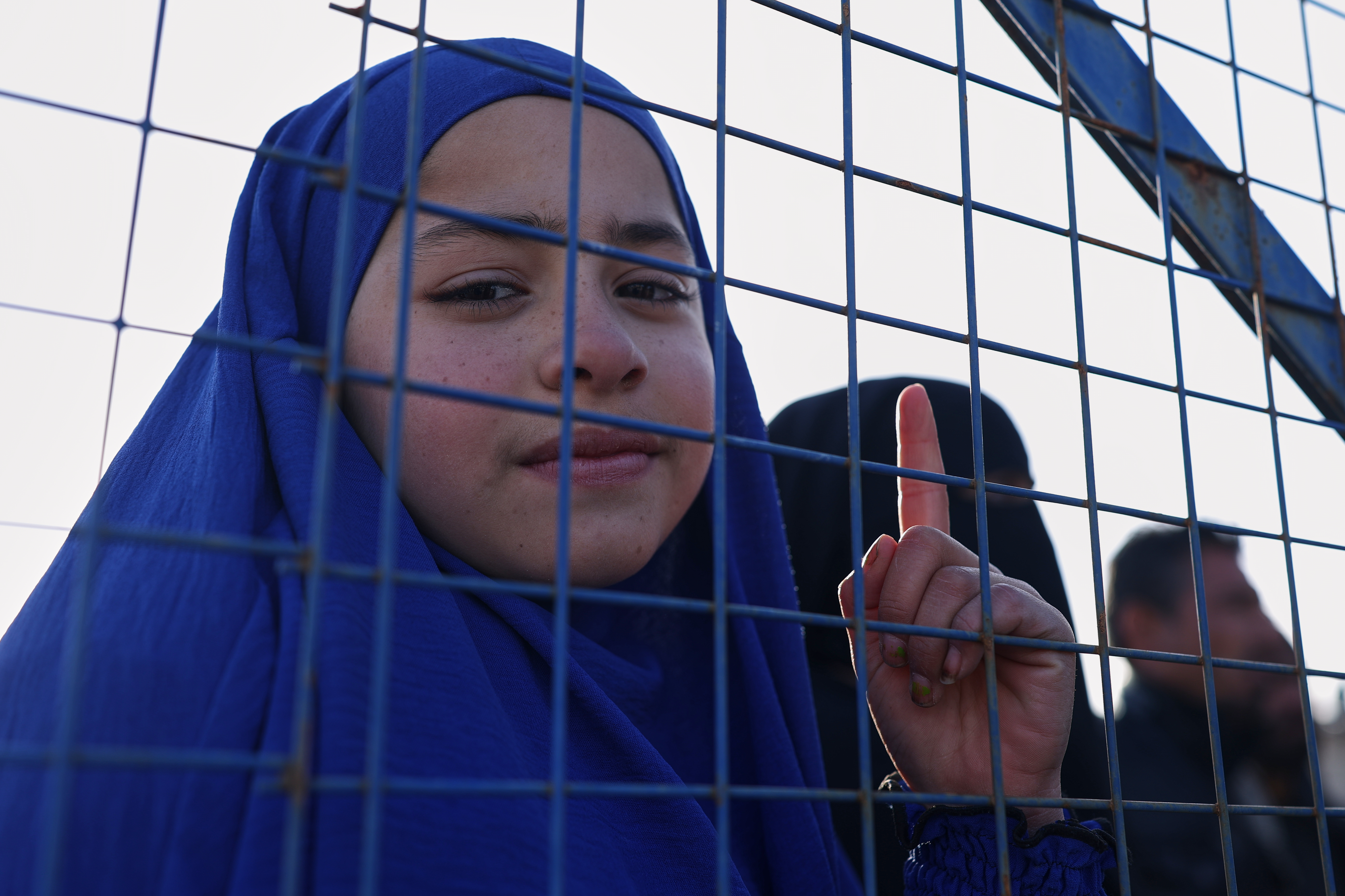 US military transfers first 150 Islamic State detainees from Syria to Iraq