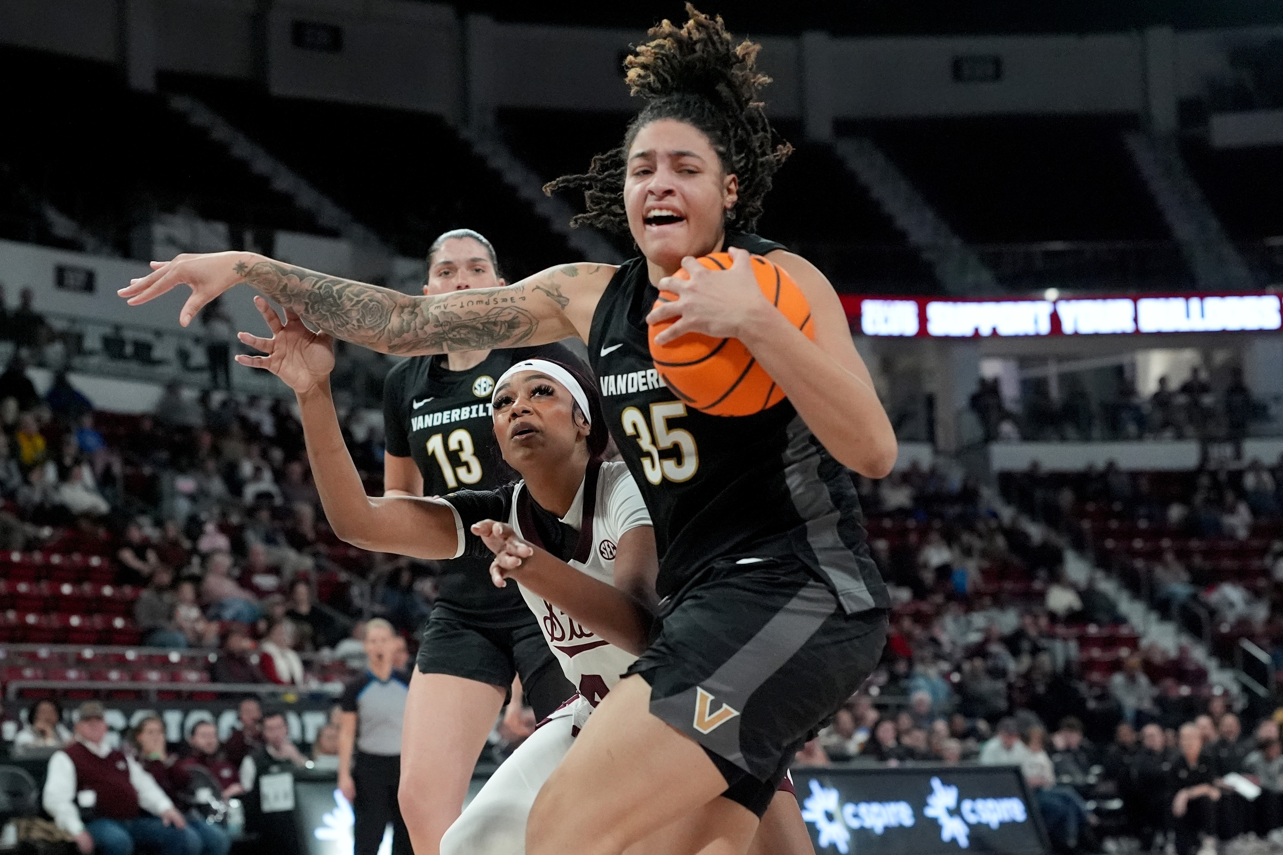 Blakes scores 38 points, No. 5 Vanderbilt beats Mississippi State for first 18-0 start