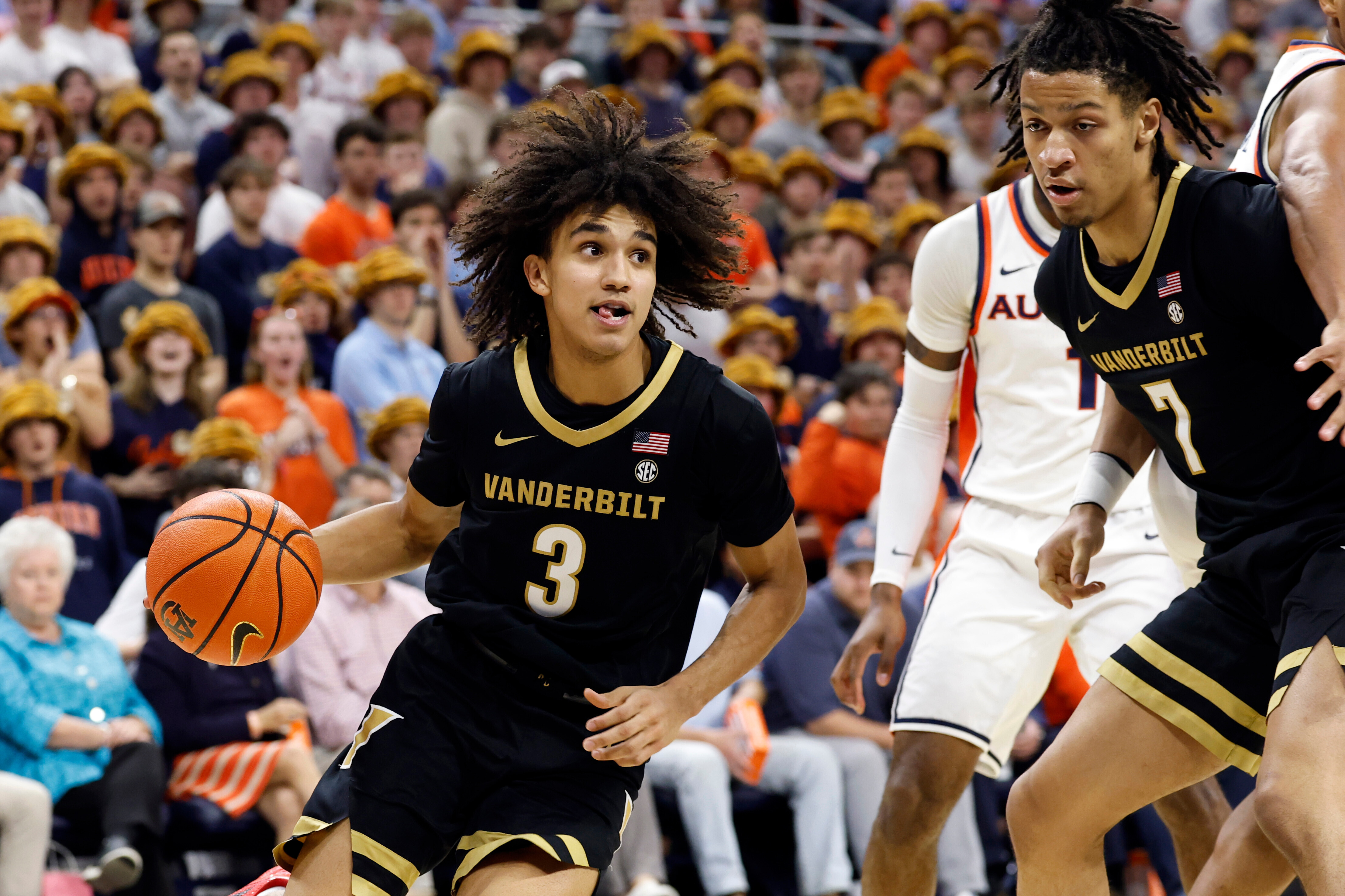 Tyler Tanner scores 25 points to help No. 19 Vanderbilt outlast Auburn 84-76