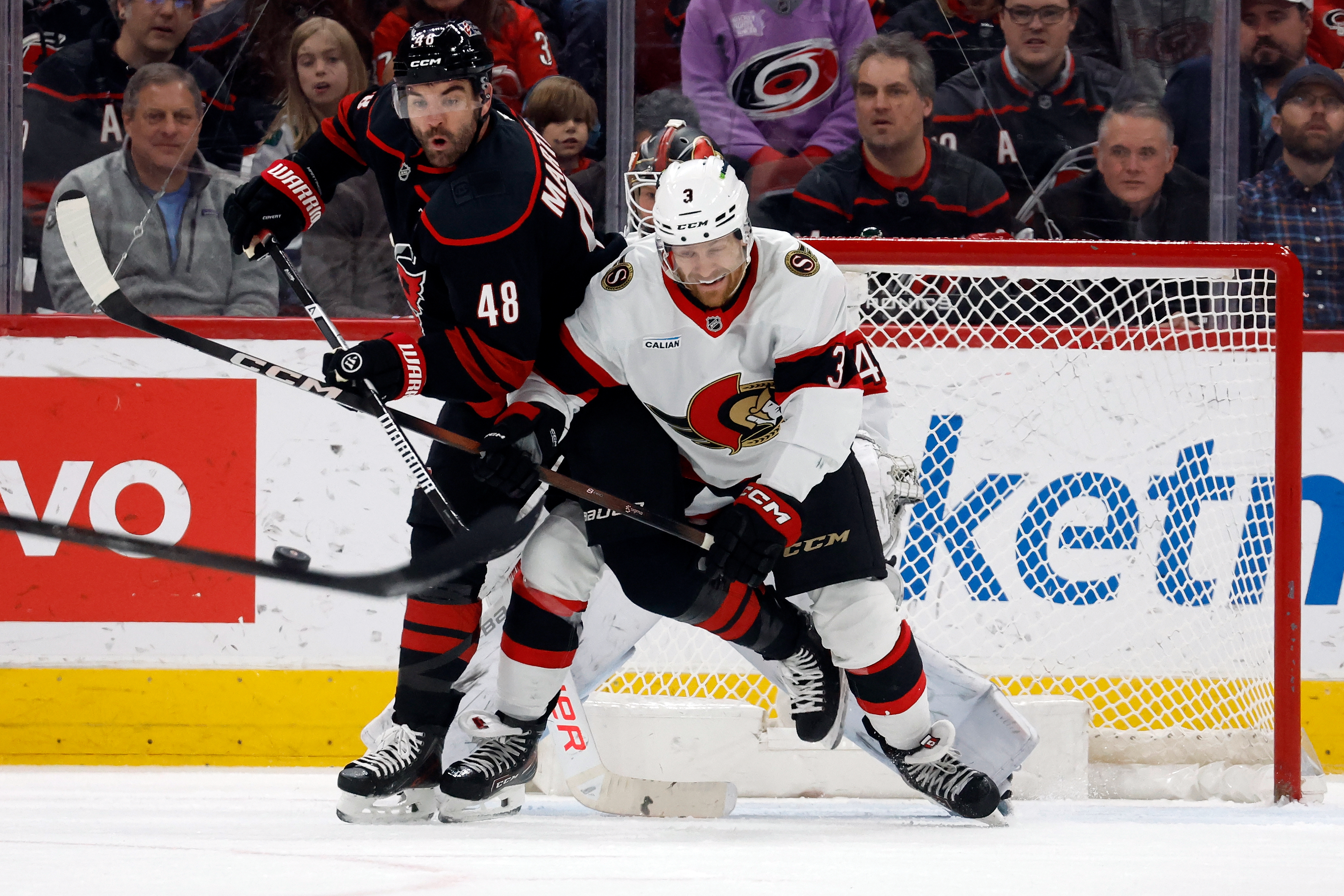 Staal's goal pushes Hurricanes past Senators 4-3 in final home game ...