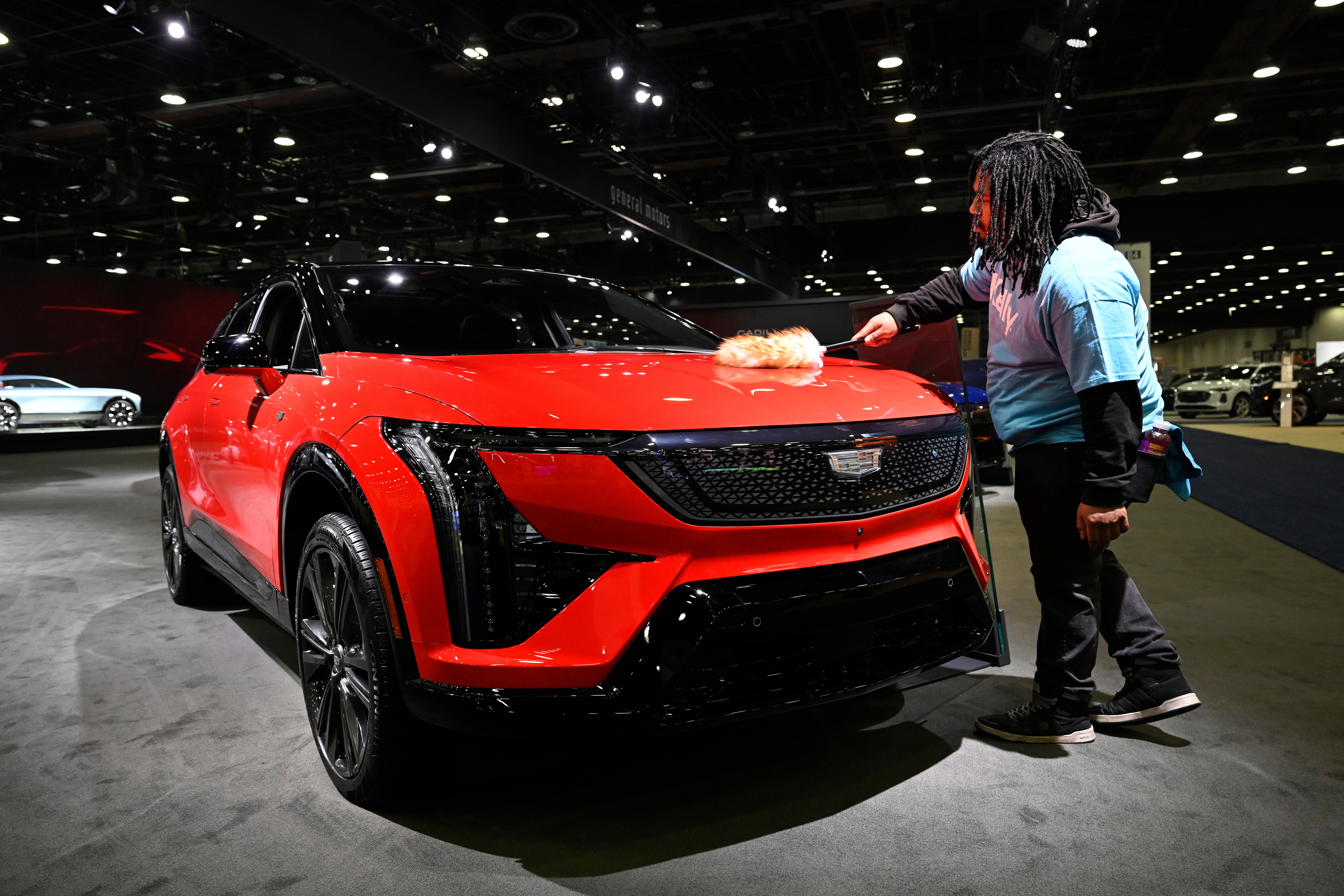 wzzm13.com - ALEXA ST. JOHN - At Detroit auto show, spotlight dims for EVs