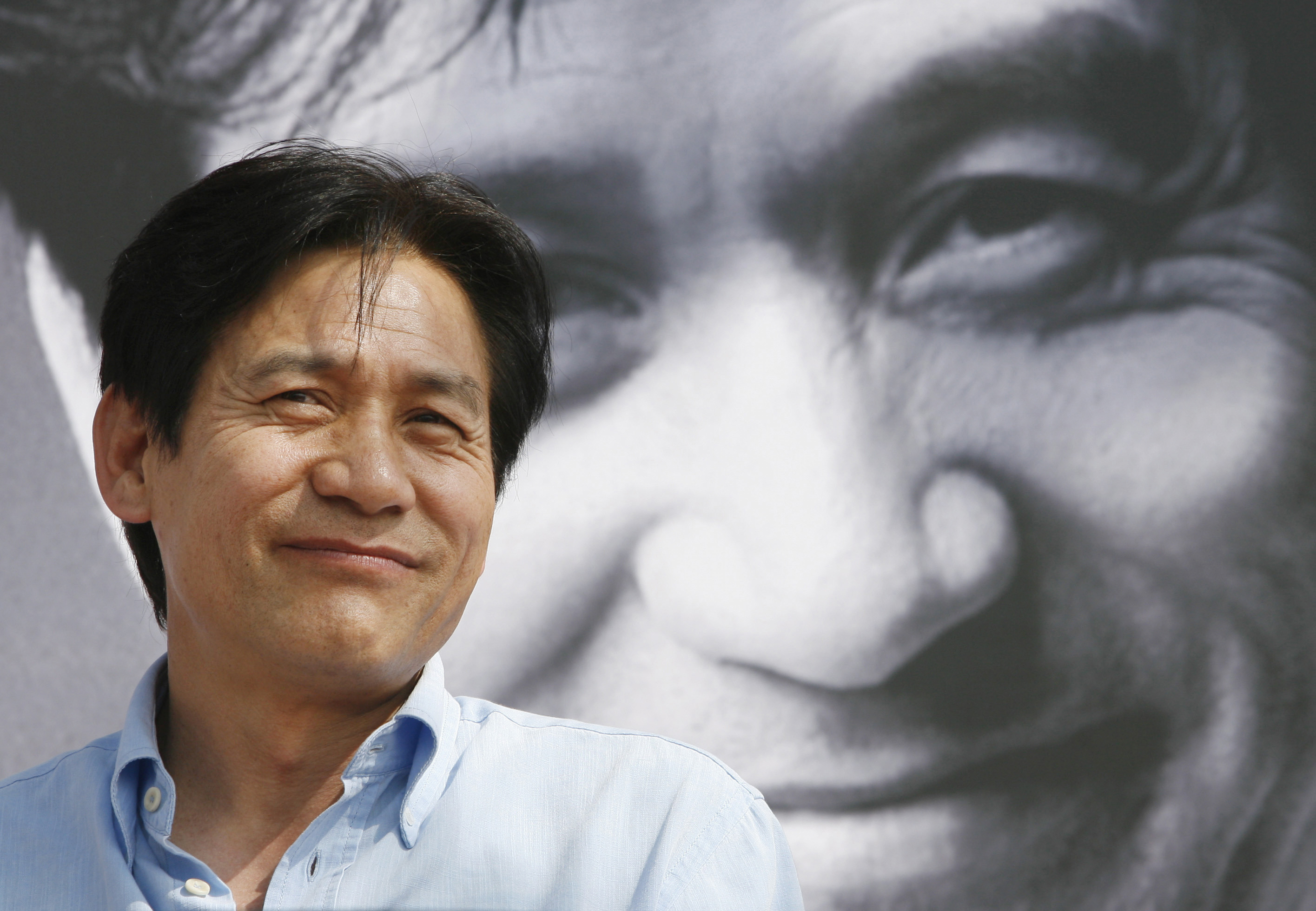 9news.com - Associated Press - Prominent South Korean movie star Ahn Sung-ki has died, hospital says