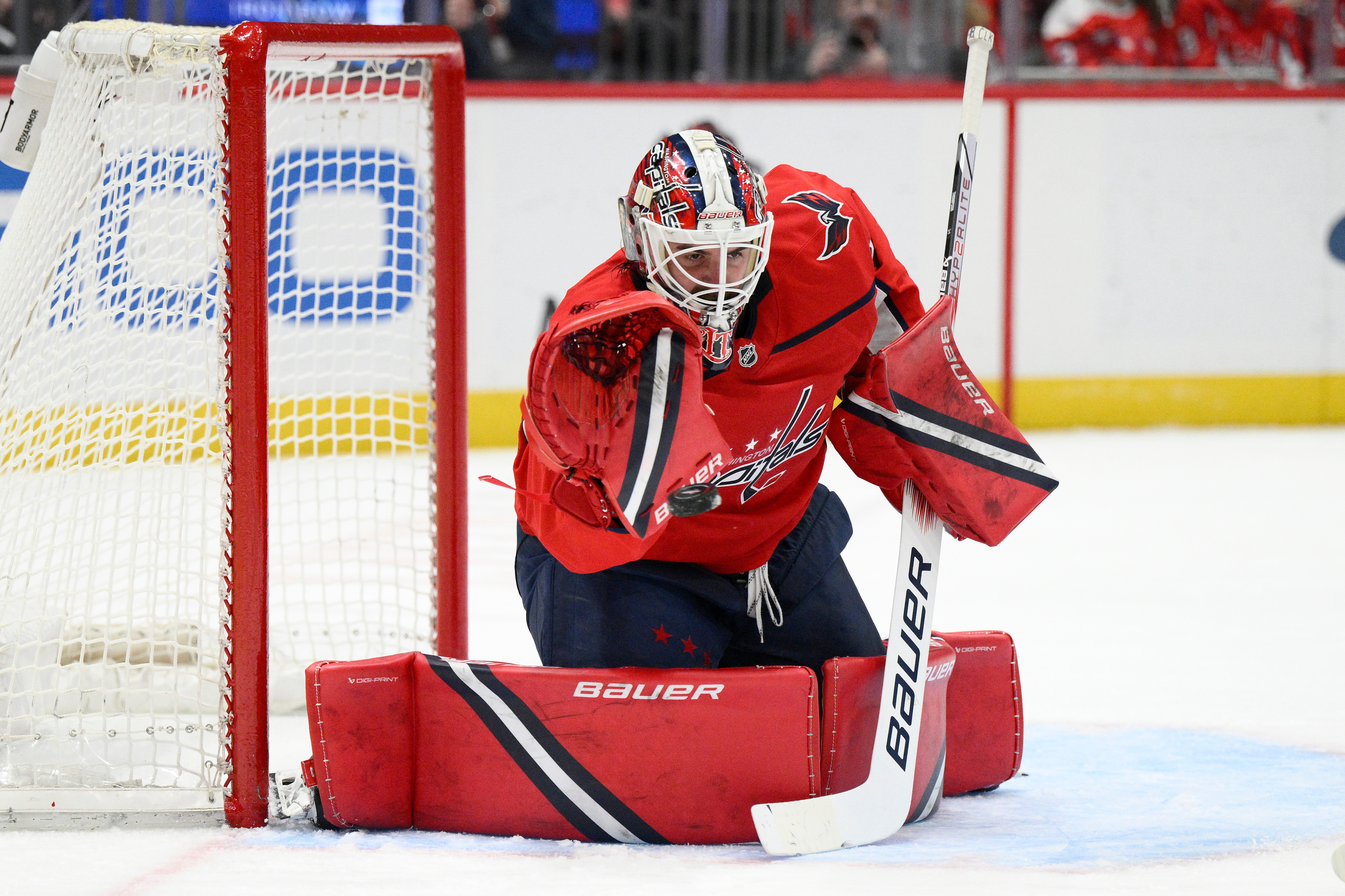 Capitals rebound from a bad road trip, beat Maple Leafs 4-0 behind goalie Thompson